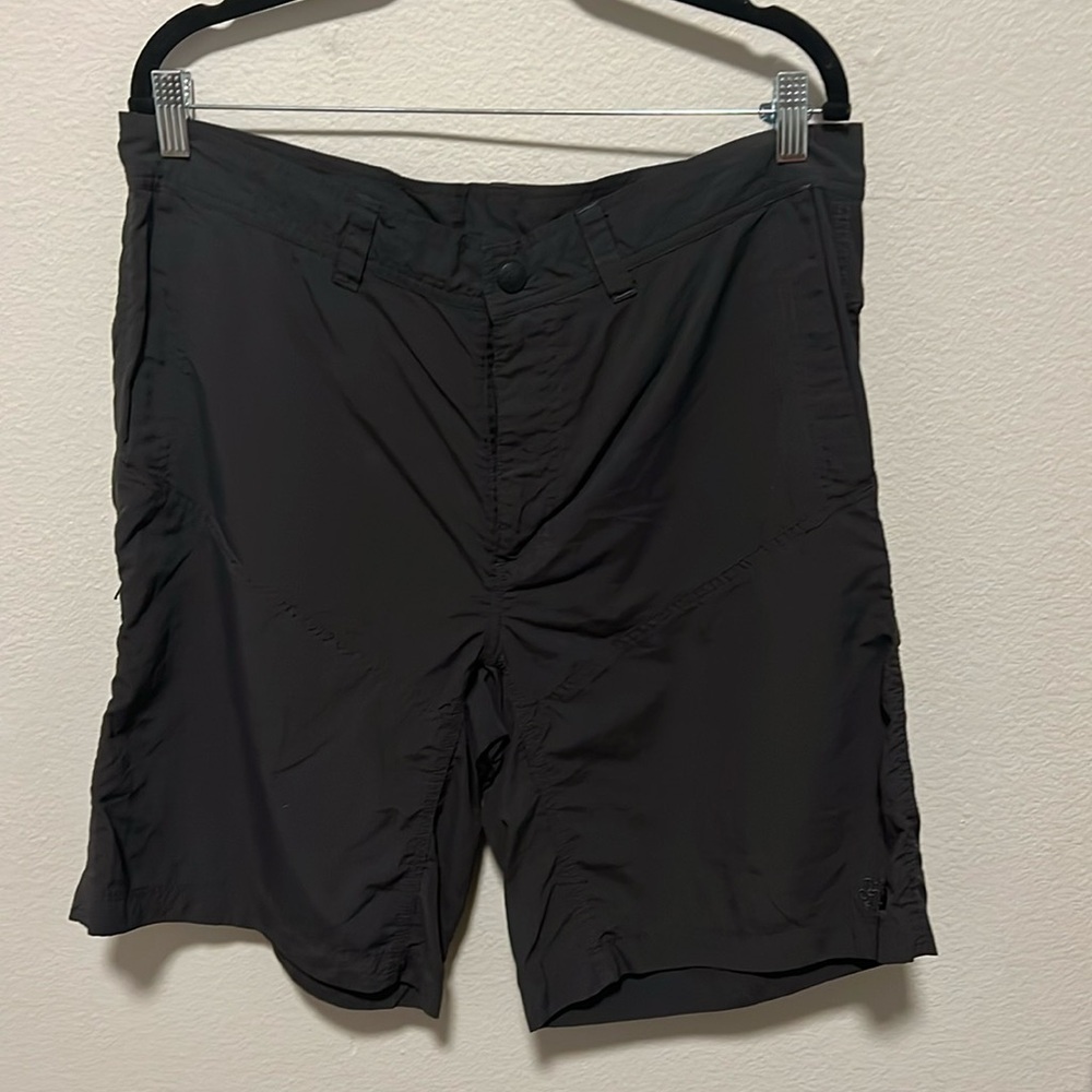 The north face men’s shorter size 36